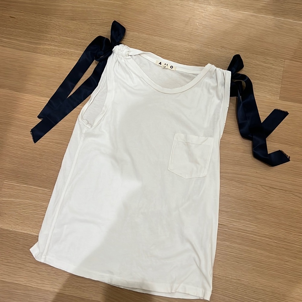 Amo t shirt size M